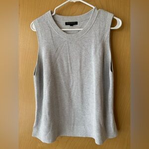 Banana Republic Light Gray Sleeveless Sweater Tank Top Vest